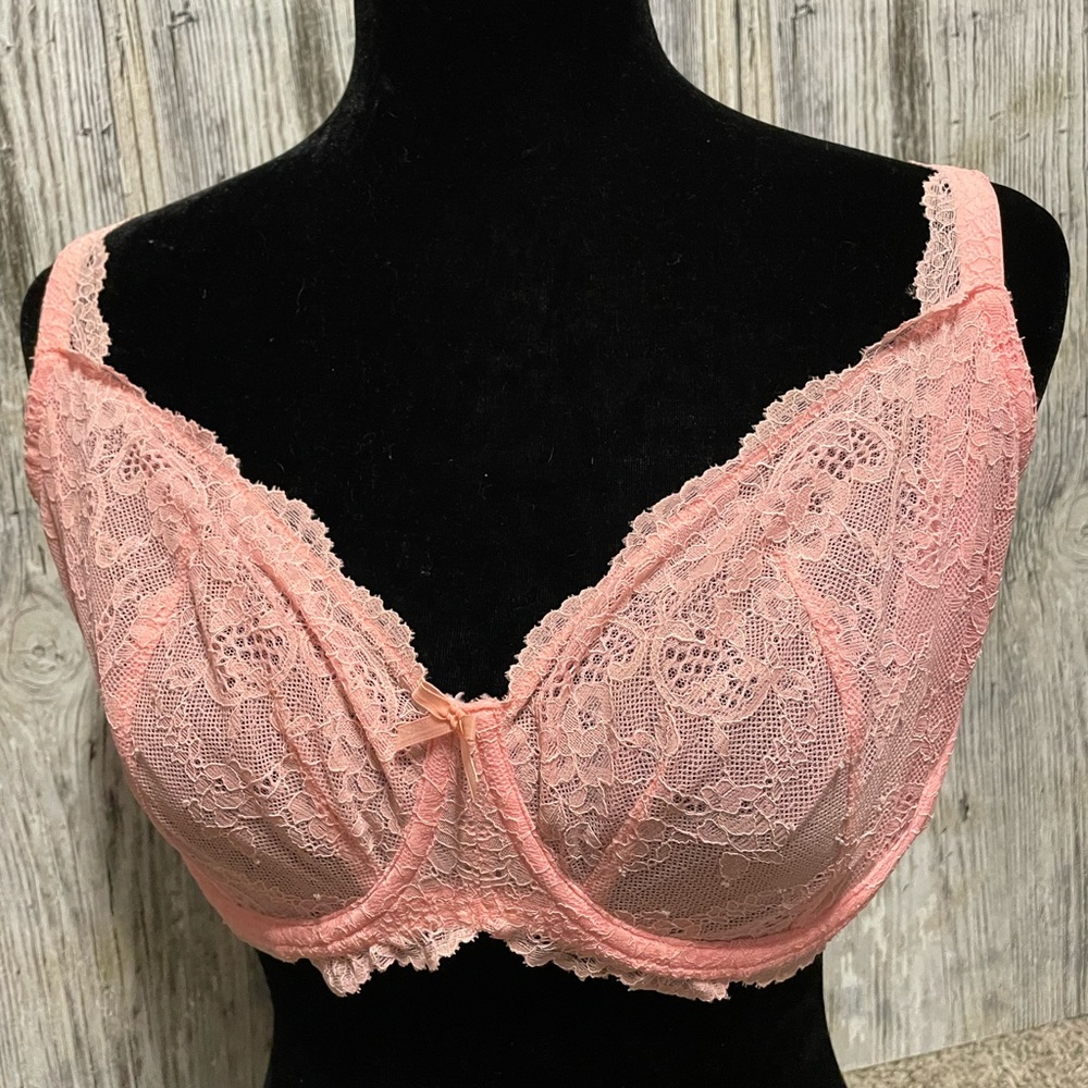 Victoria’s Secret Unlined Lace Demi Bra 38DDD
